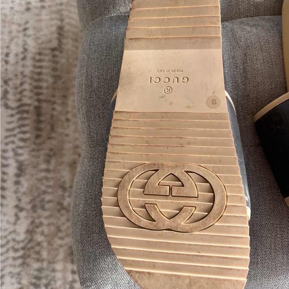 Gucci Beige and Black Slide Sandals - Picture 5 of 8